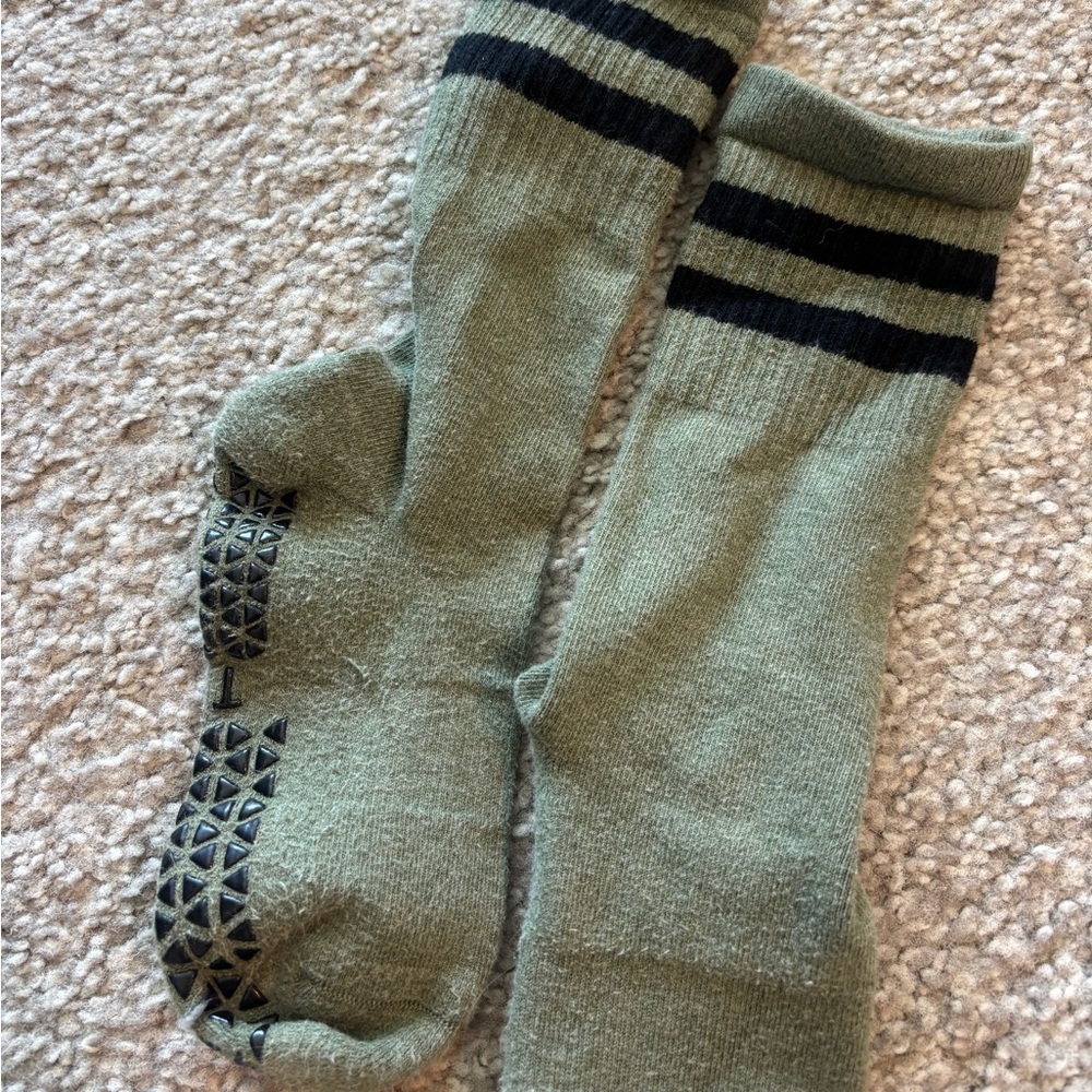 Pilates Grip Socks - Picture 3 of 5